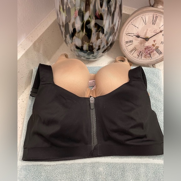 Victoria's Secret Other - Victoria’s Secret Lot of 2 Bras - Black and Tan - Size 34D